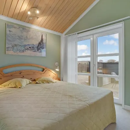 Holiday home 4 Bedroom Awesome In