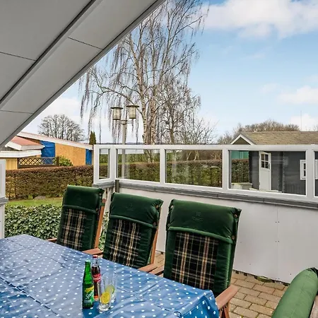 4 Bedroom Awesome In Holiday home *