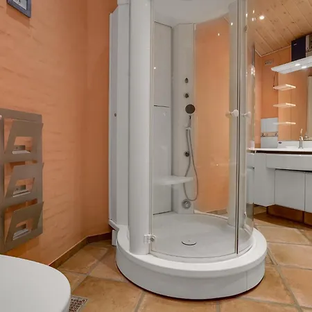 4 Bedroom Awesome In בית נופש