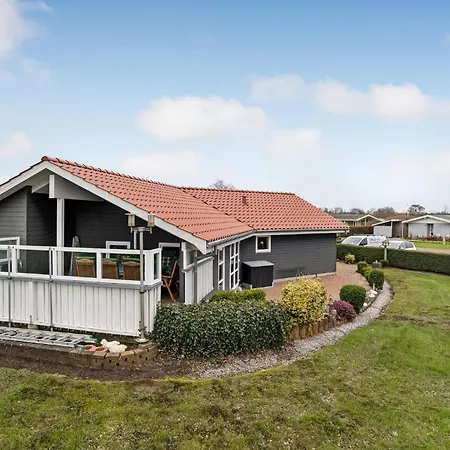 4 Bedroom Awesome In בית נופש Egernsund