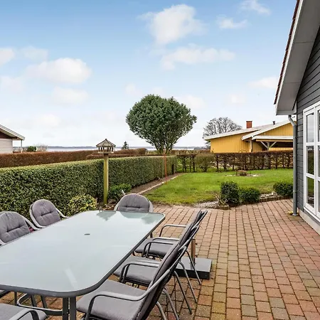 4 Bedroom Awesome In